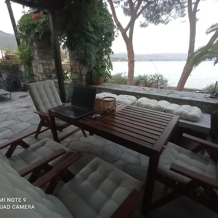 Natali's By The Sea