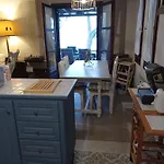 Natali's By The Sea بيت للعطل