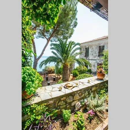 Natali's By The Sea Ferienhaus Kato Gatzea