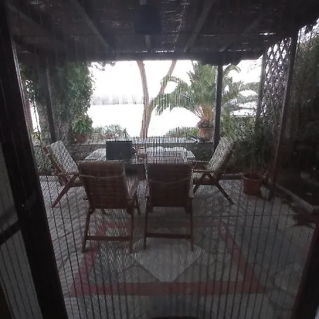 Natali's By The Sea Ferienhaus *