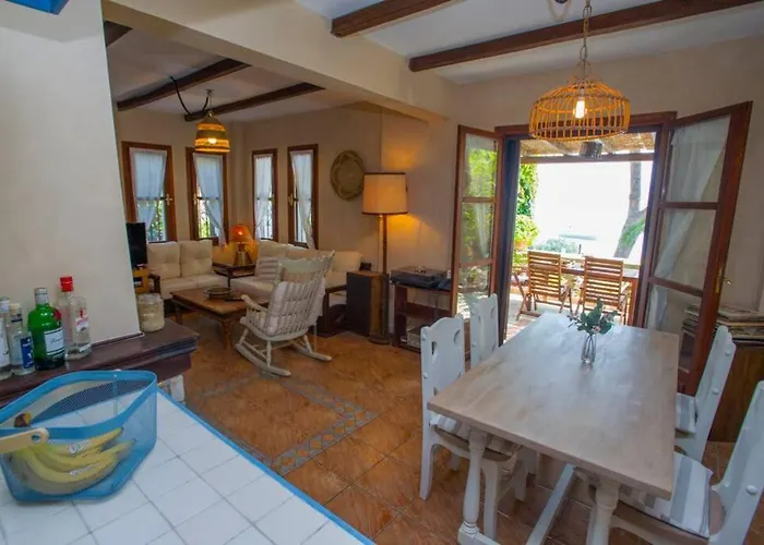 Natali's By The Sea Holiday home Kato Gatzea