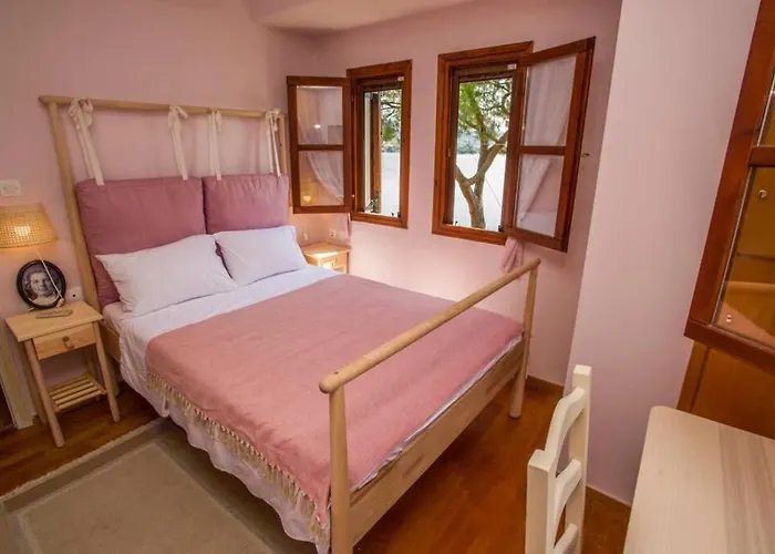 Natali's By The Sea Case de vacanță Kato Gatzea