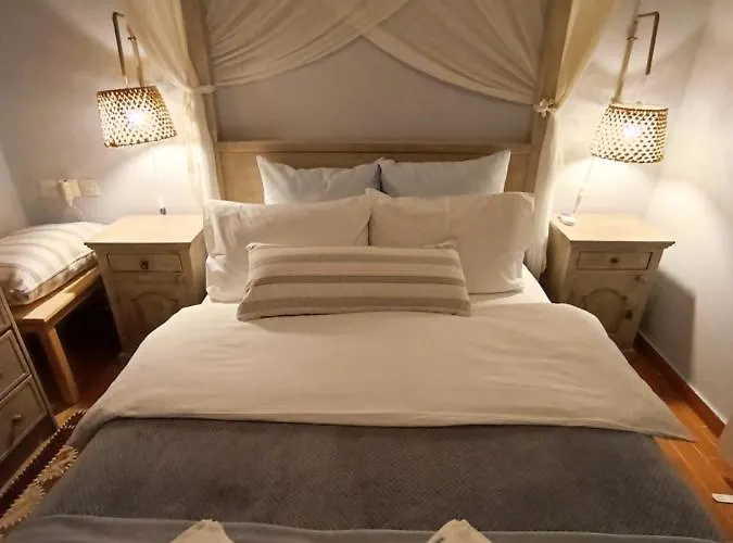 Natali's By The Sea *